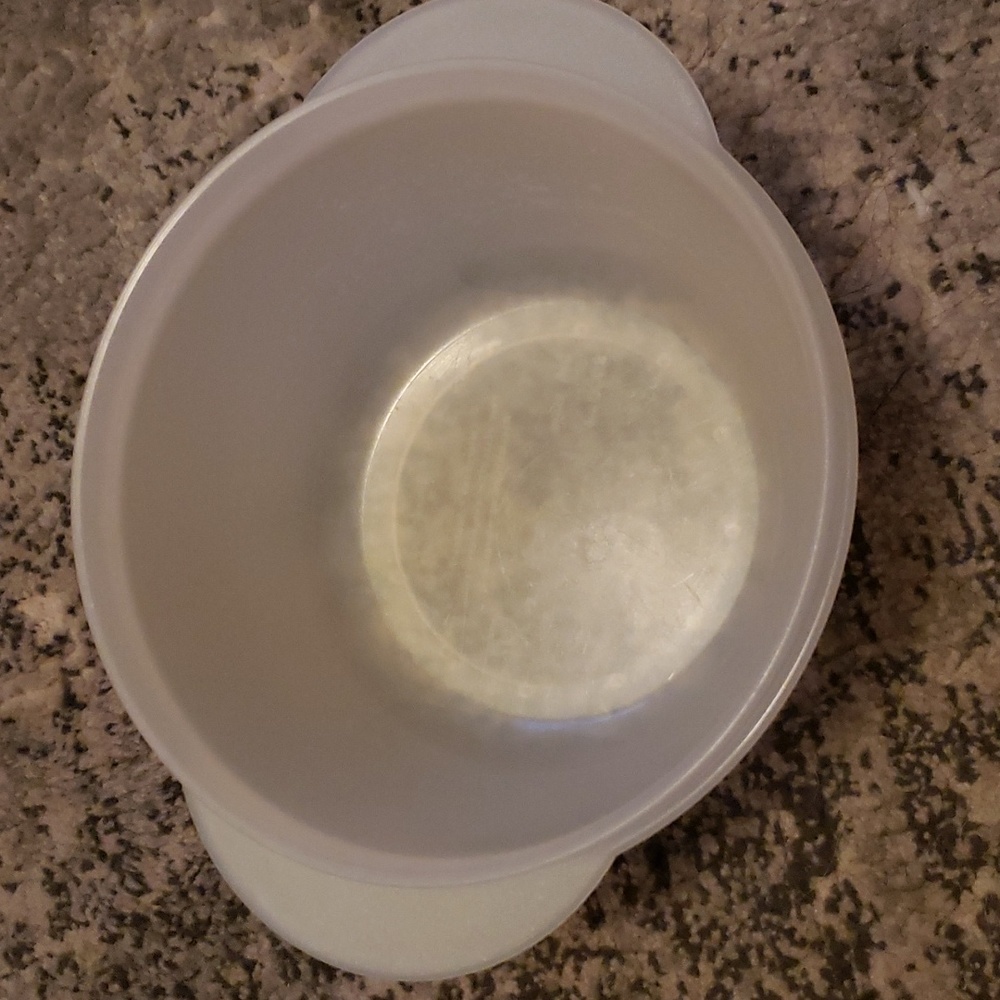 Tupperware vtg container - Picture 2 of 4